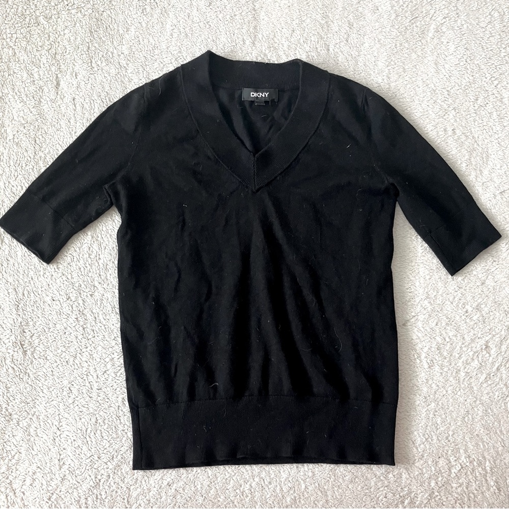 Like New DKNY Black V Neck Knit Top Black XXS